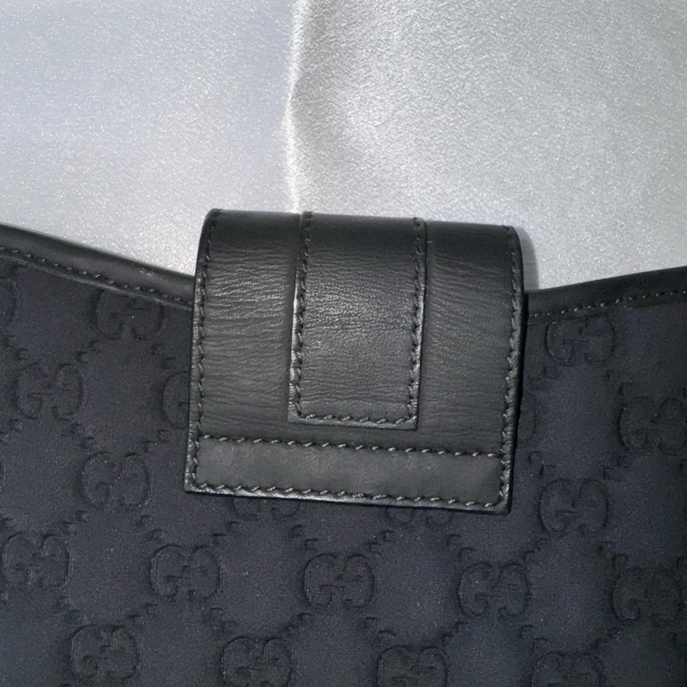 Authentic Gucci GG Tablet iPad Sleeve - Black Quilted Fabric Excellent Condition